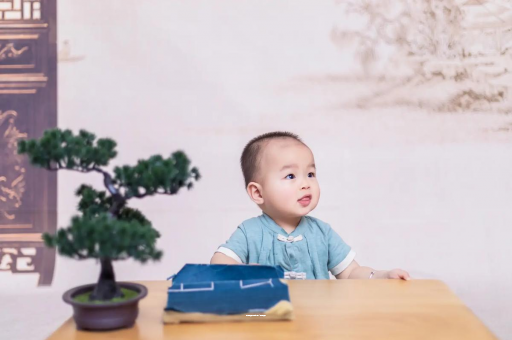 黔西宝宝喊肚子疼怎么回事